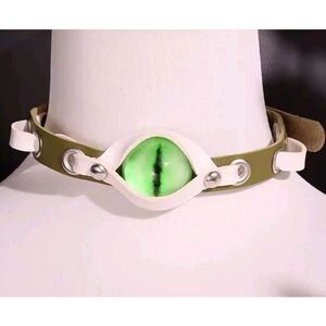 New Without Tags Green Dragon Eye Eyeball Choker Necklace Vegan Leather  17.25"